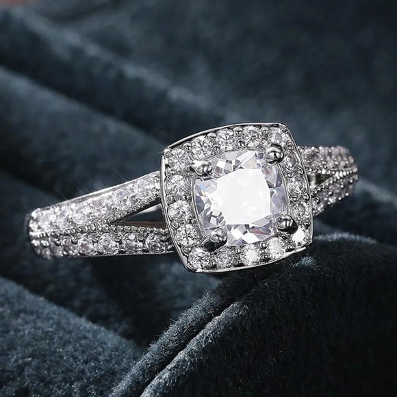 🌸NEW LUXURY 14K WHITE GOLD SQUARE GEM DIAMOND ENGAGEMENT RING FOR WOMEN, K774 - Picture 1 of 6